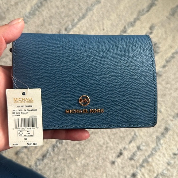 Michael Kors Handbags - Michael Kors Leather wallet